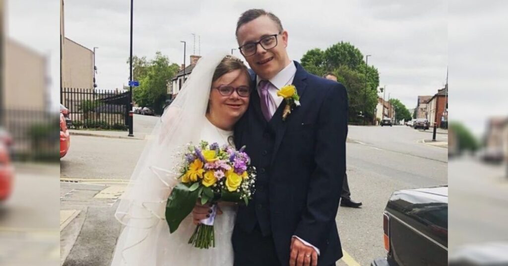 Pareja con síndrome de Down se casó después de una separación pandémica