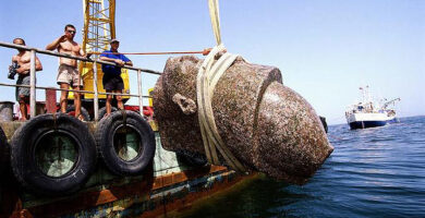 estos buzos se adentraron en el oceano y descubrieron algo que parece de ciencia ficcion banner