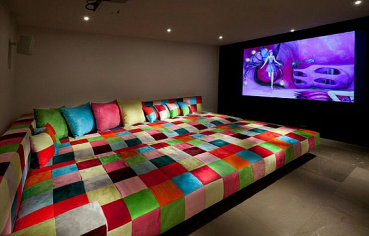 sill&oacute;n de colores para ver pel&iacute;culas