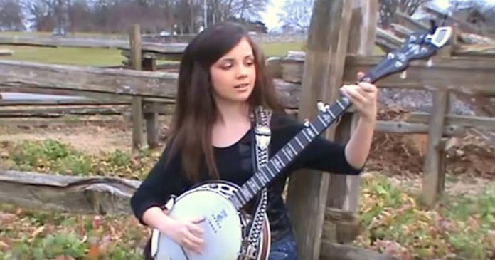 Willow Osborne Banjo de 11 a&ntilde;os presentado