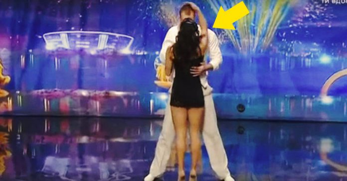 Mostrar pareja de baile tiene banner de talento